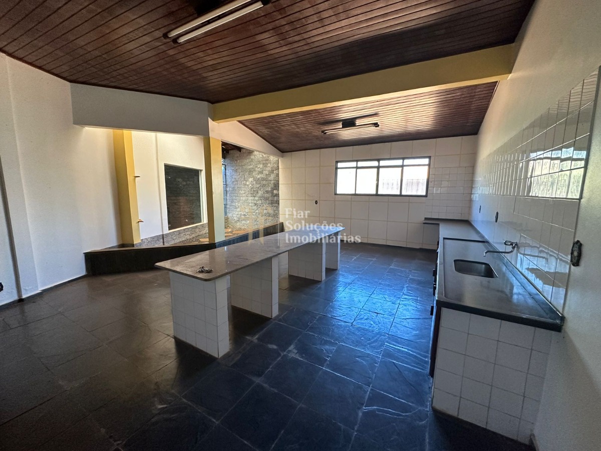 Sobrado à venda com 5 quartos, 630m² - Foto 4