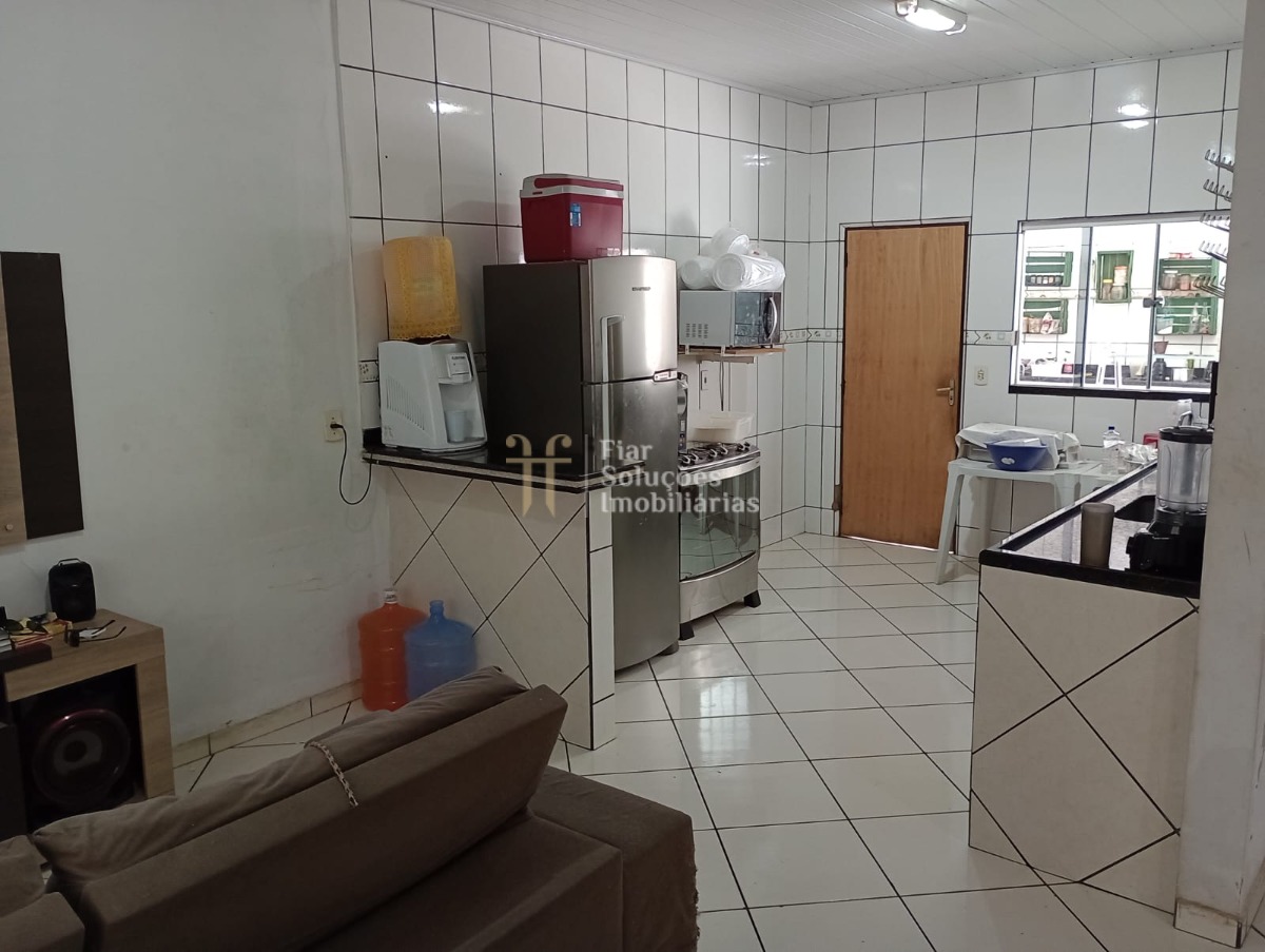 Casa à venda com 3 quartos, 200m² - Foto 4