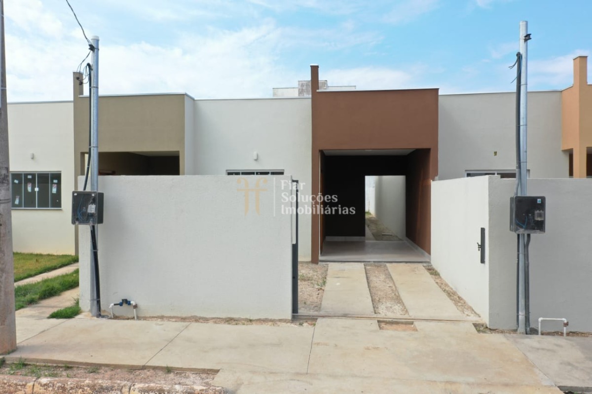 Casa à venda com 3 quartos, 85m² - Foto 1