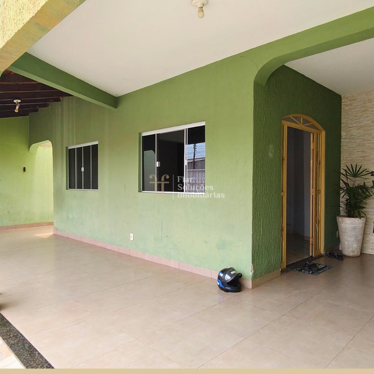 Sobrado à venda com 3 quartos, 210m² - Foto 1