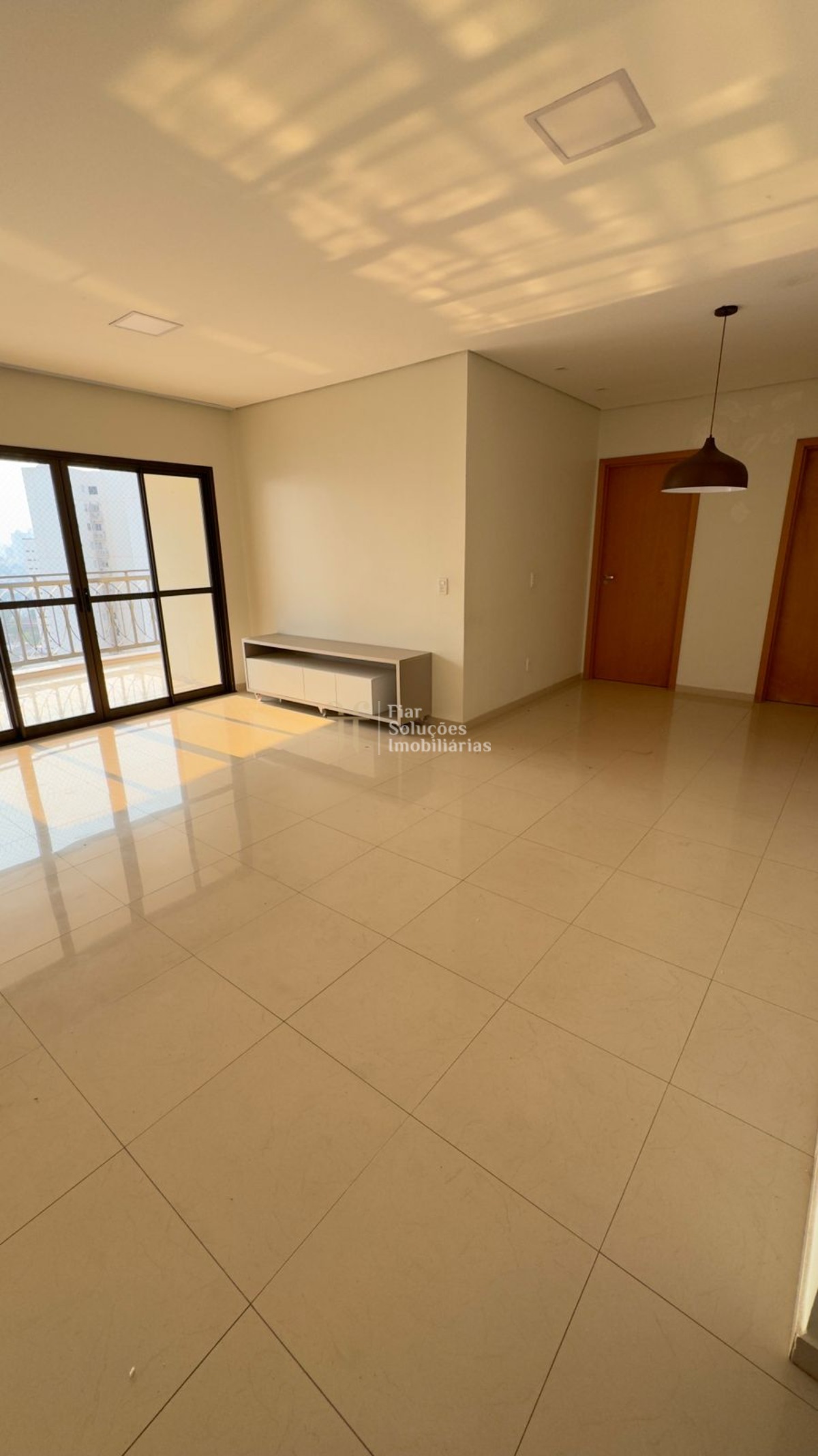 Apartamento à venda e aluguel com 3 quartos, 125m² - Foto 1