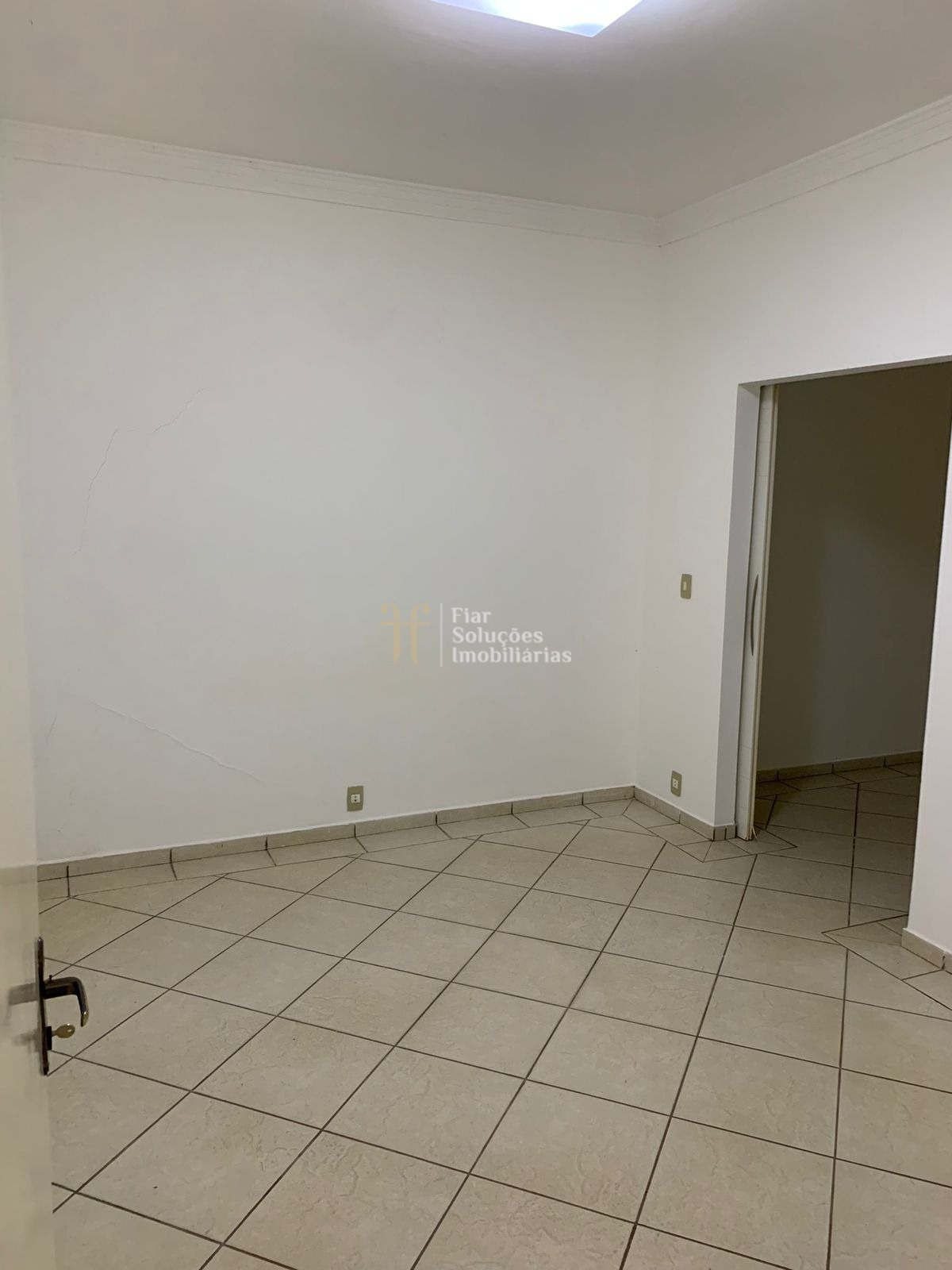 Casa à venda e aluguel com 2 quartos, 350m² - Foto 6