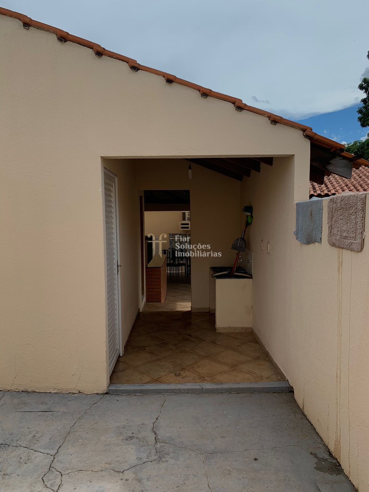 Casa à venda e aluguel com 2 quartos, 350m² - Foto 17