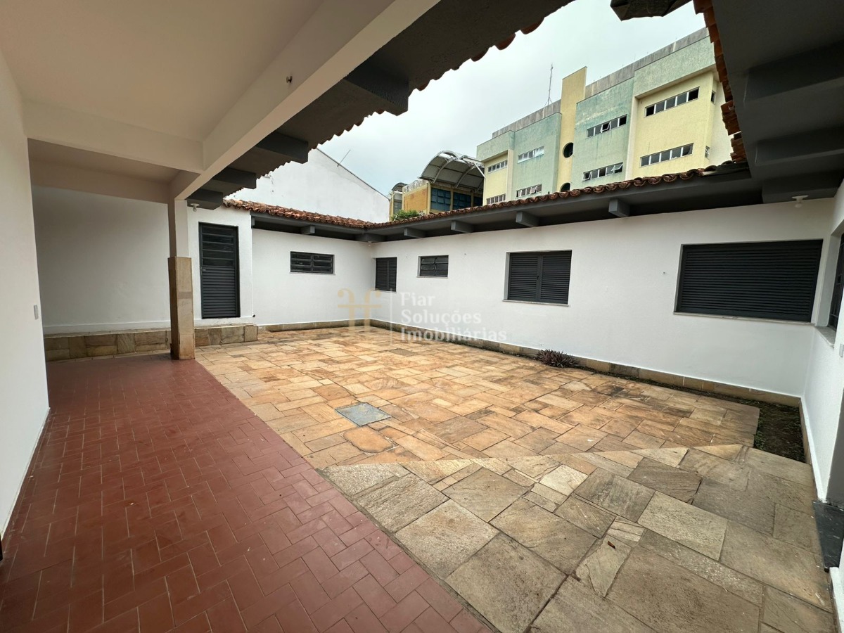 Casa à venda e aluguel com 6 quartos, 464m² - Foto 20