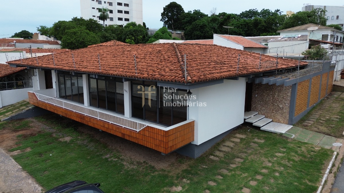 Casa à venda e aluguel com 6 quartos, 464m² - Foto 1