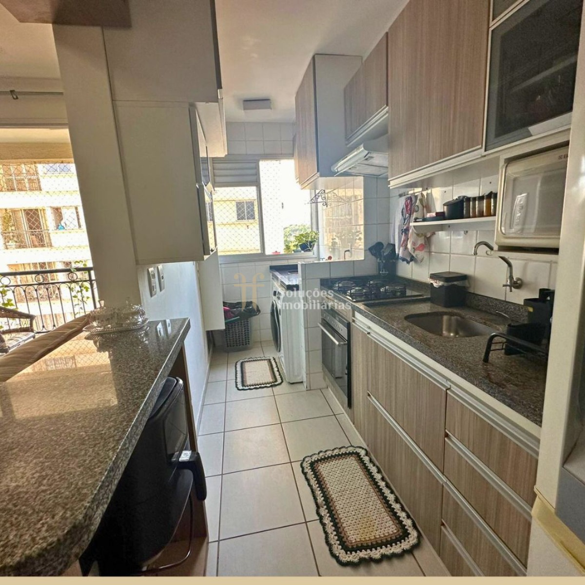 Apartamento à venda com 3 quartos, 70m² - Foto 2