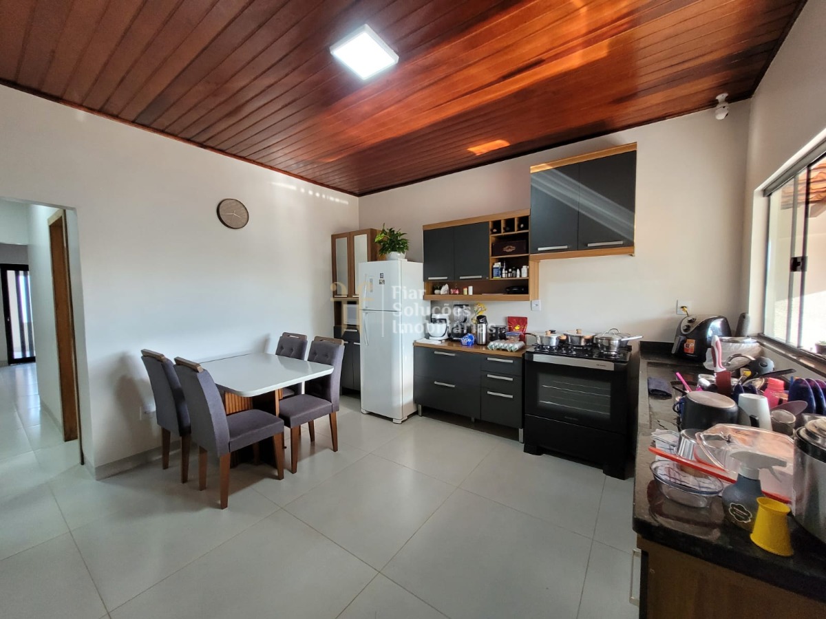 Casa à venda com 4 quartos, 186m² - Foto 8