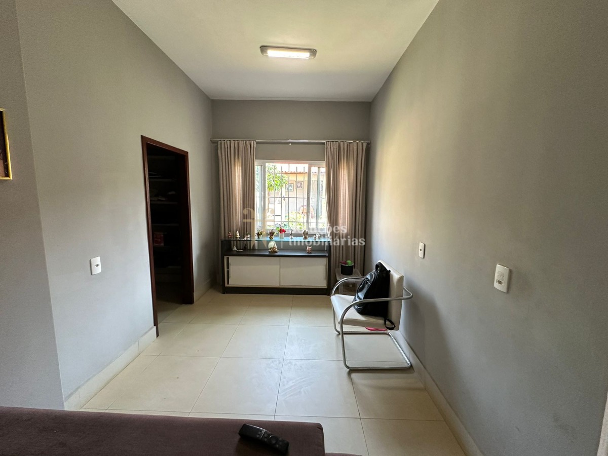 Casa à venda com 4 quartos, 259m² - Foto 4