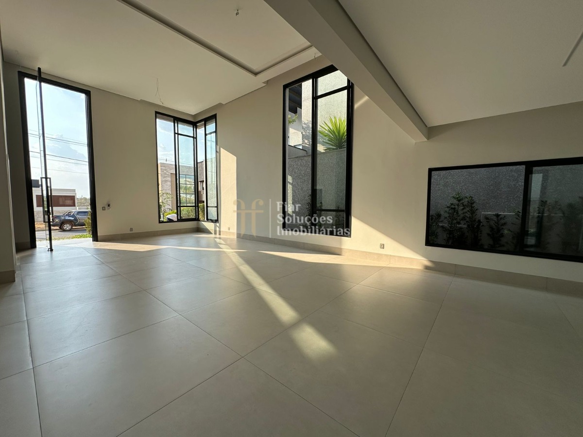 Casa à venda com 3 quartos, 259m² - Foto 2