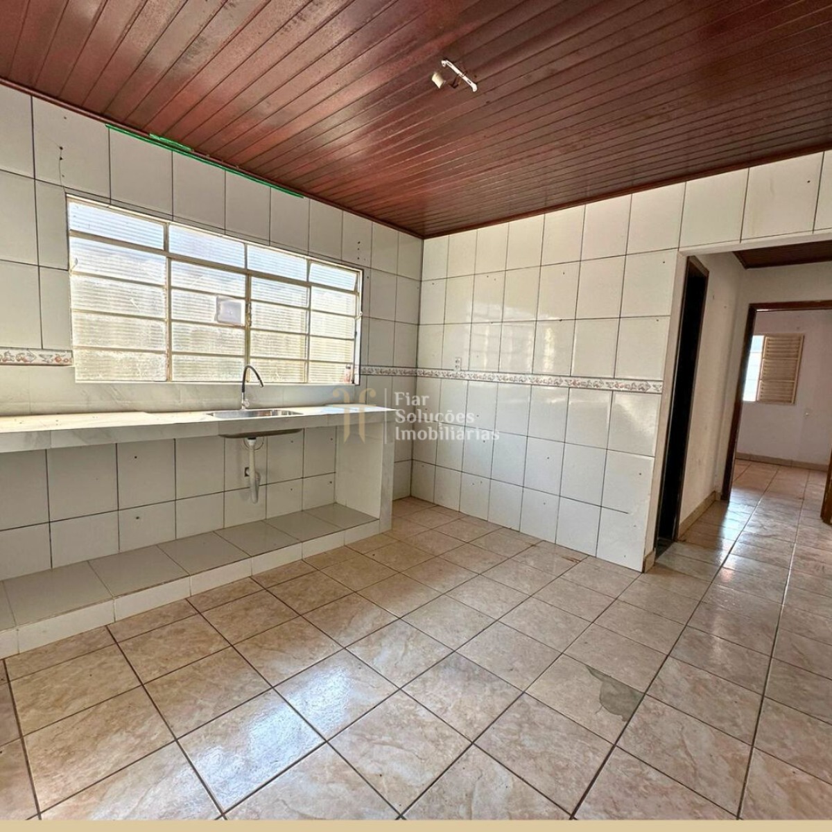 Casa à venda com 3 quartos, 180m² - Foto 4