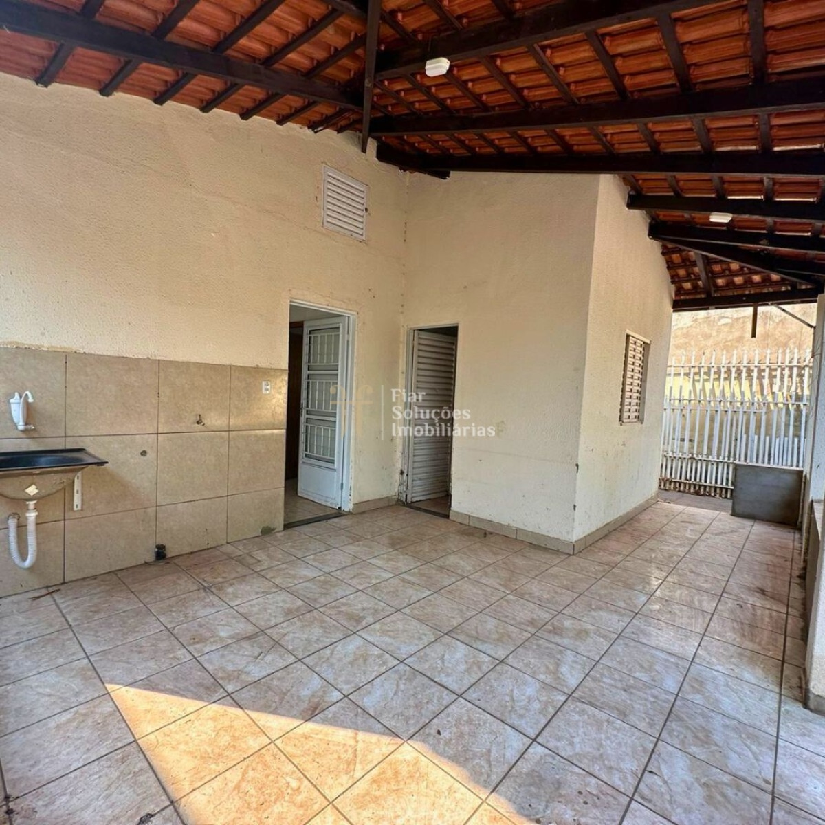 Casa à venda com 3 quartos, 180m² - Foto 8