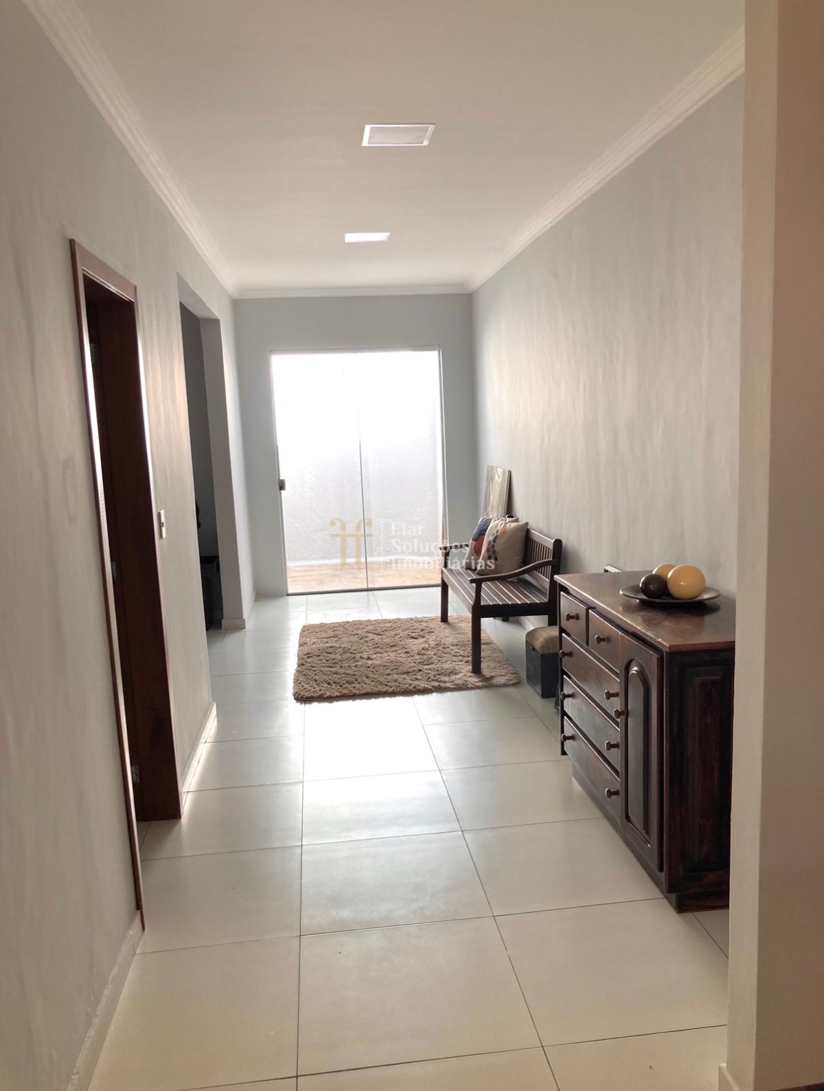 Casa à venda com 3 quartos, 200m² - Foto 2