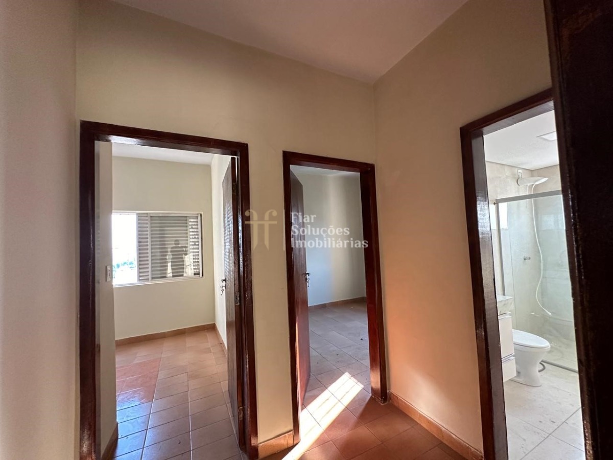 Apartamento para alugar com 3 quartos, 98m² - Foto 2