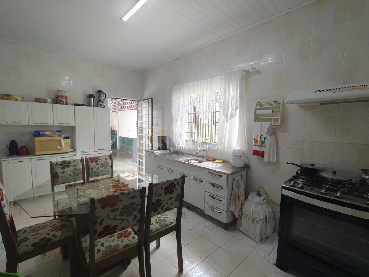 Casa à venda com 3 quartos, 200m² - Foto 8