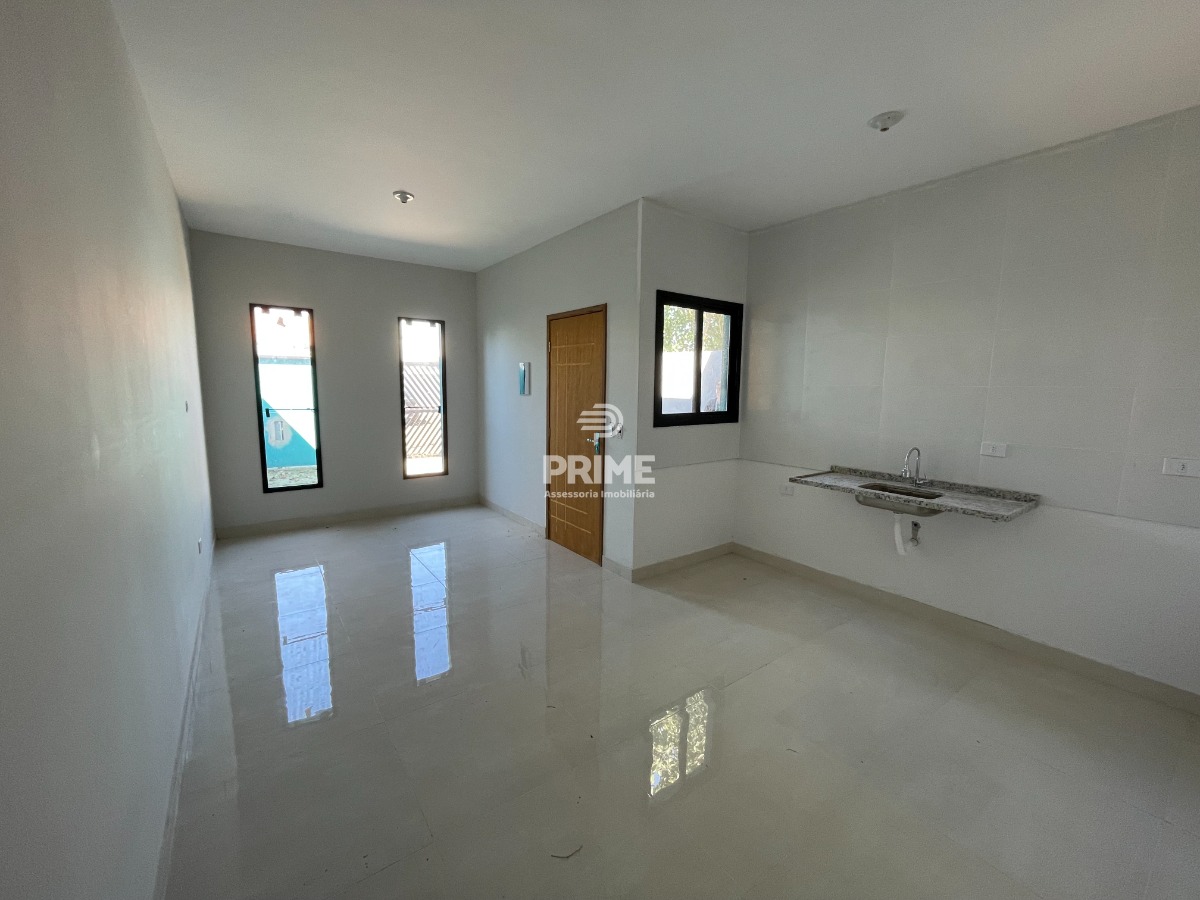 Casa à venda com 2 quartos, 65m² - Foto 4