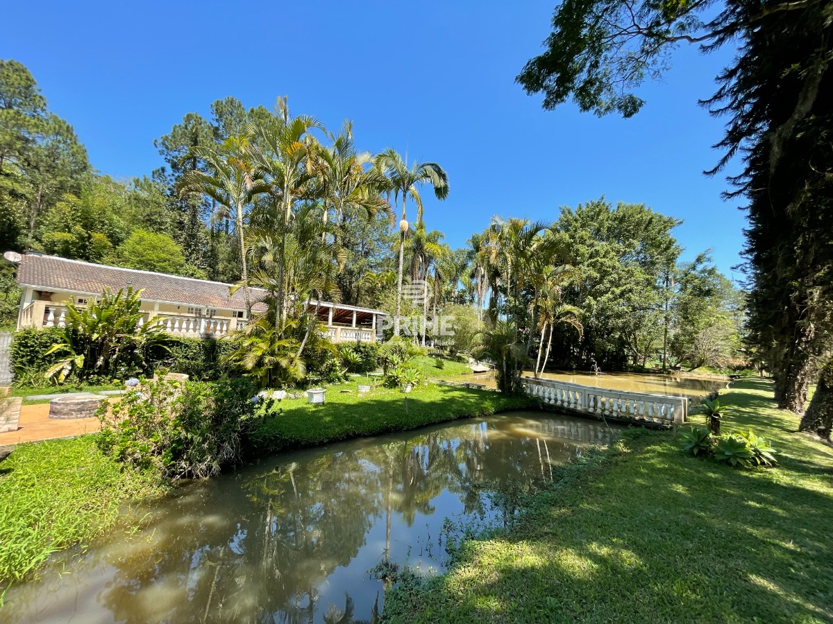 Fazenda à venda com 5 quartos, 300m² - Foto 1