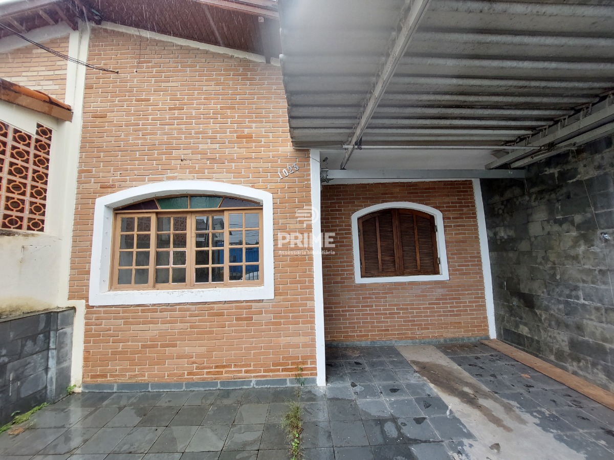 Casa à venda com 2 quartos, 70m² - Foto 3