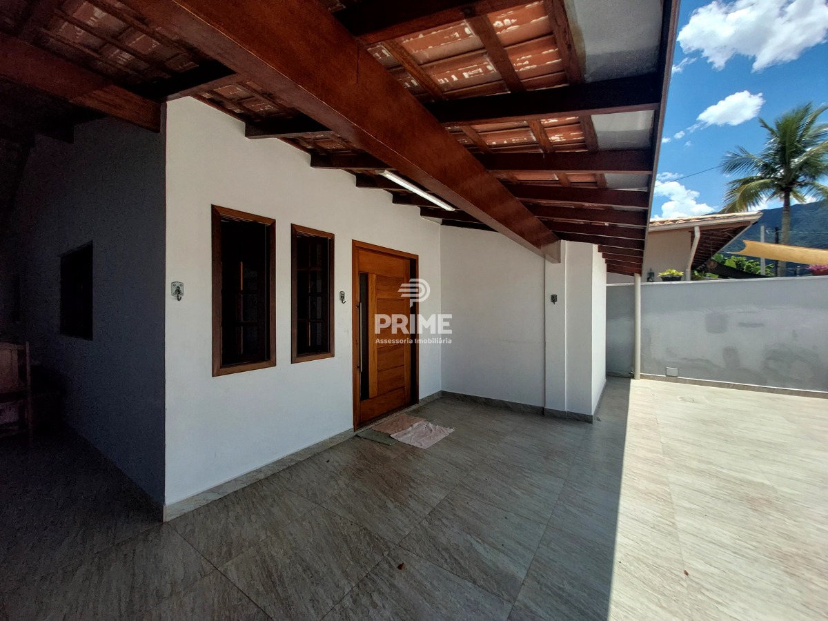 Casa à venda com 3 quartos, 168m² - Foto 2