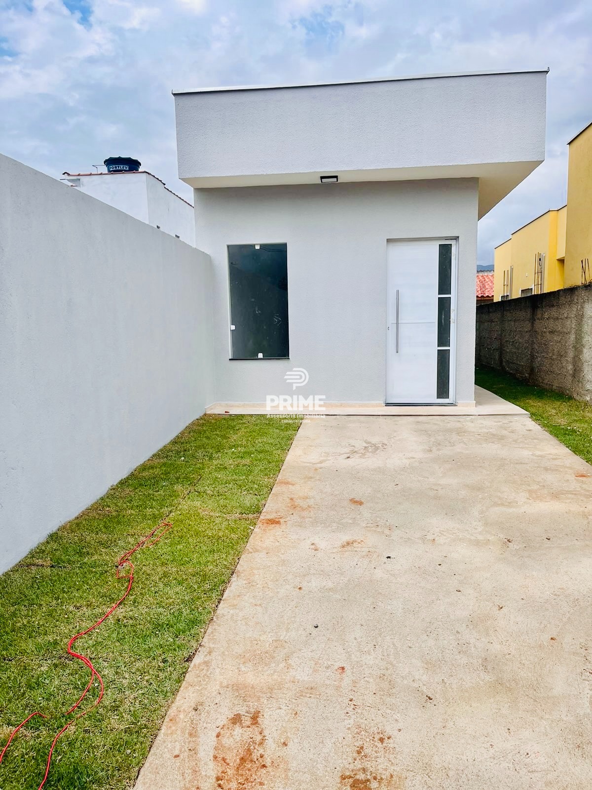 Casa à venda com 2 quartos, 60m² - Foto 2