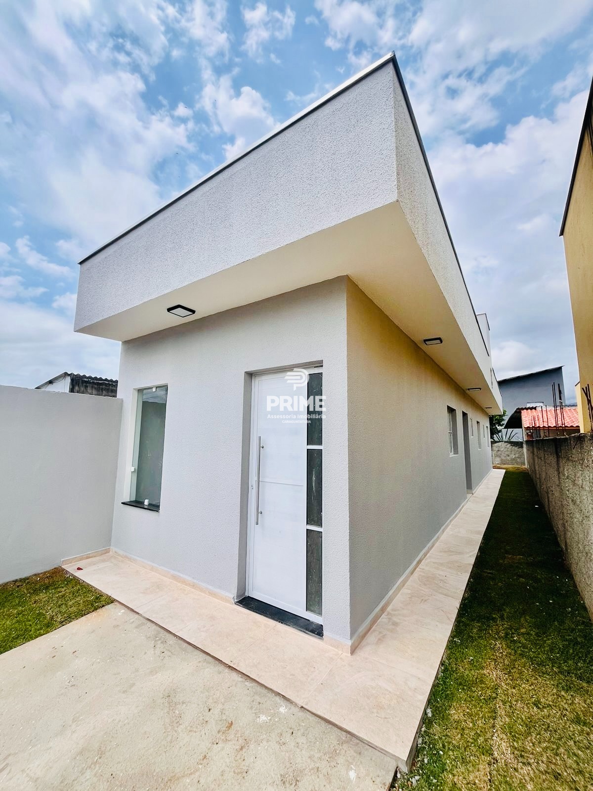 Casa à venda com 2 quartos, 60m² - Foto 1